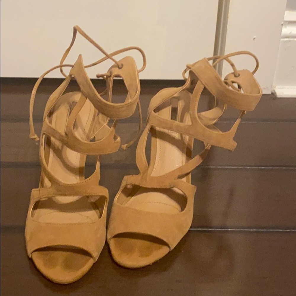 Super cute and fun heels!